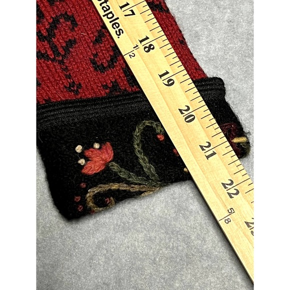 Icelandic Design Nordic full zip sweater red with floral embroidery size small - Picture 8 of 10